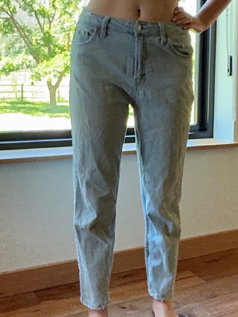 Wild Fable Women’s Size 4 Light Blue Denim Mid Rise Jeans